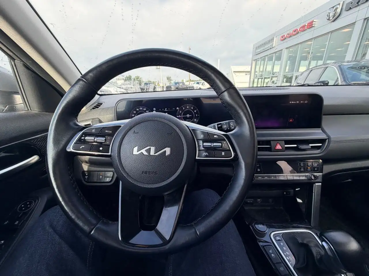 Kia Seltos снимка Kia Seltos