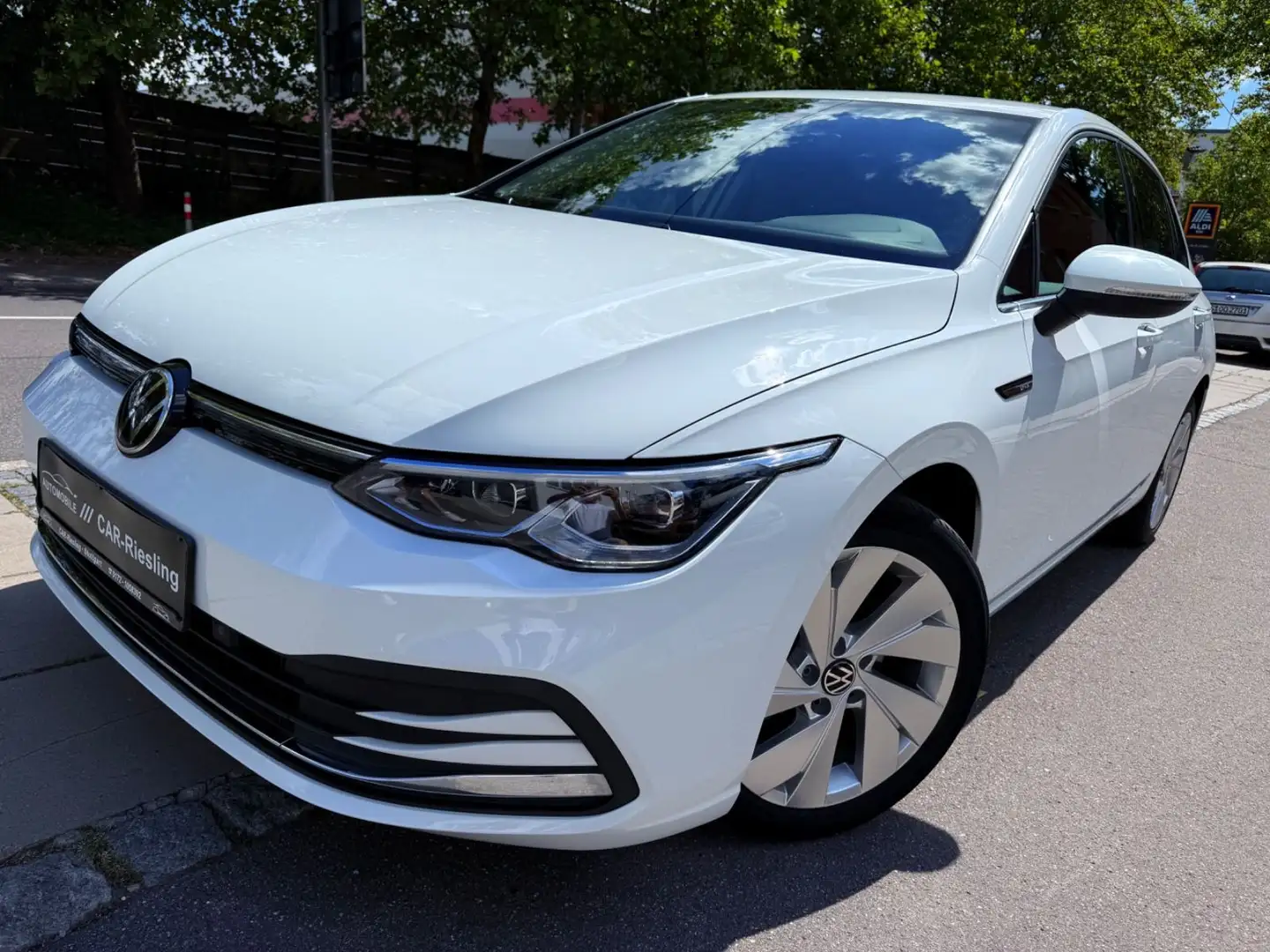 Volkswagen Golf VIII Lim. Style/LEDER/ACC/NAVI/MASSAG/MEMOR Wit - 2