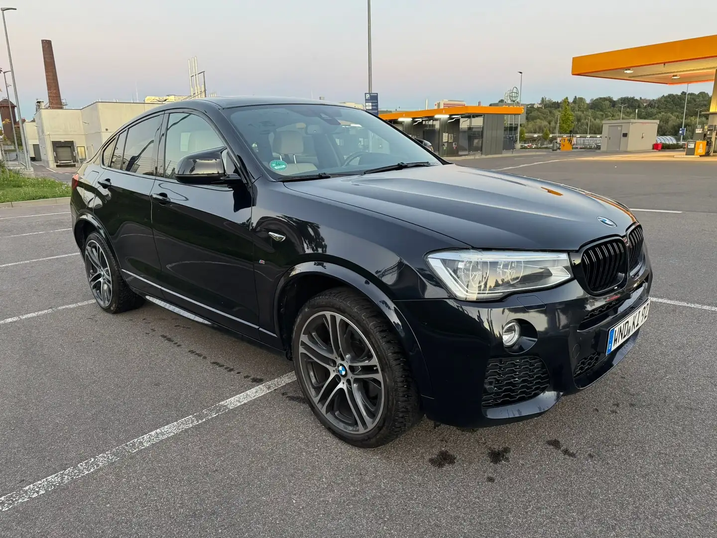 BMW X4 X4 xDrive35d Aut. xLine Schwarz - 2