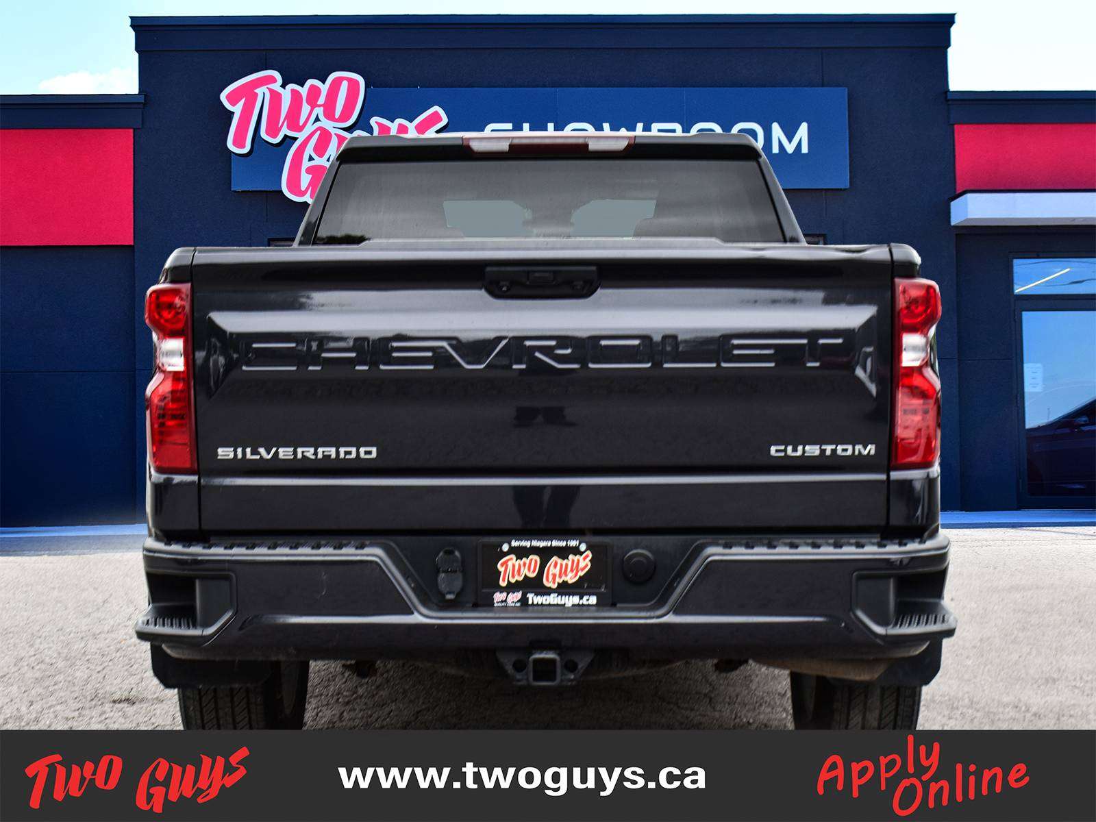 2023 Chevrolet Silverado 1500 Crew Cab Custom photo 7