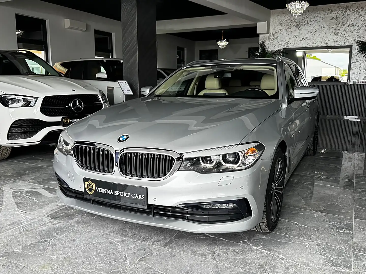 BMW 520 d G31 Sport Line*Wenig-KM*Top-Ausstattung* Silber - 2