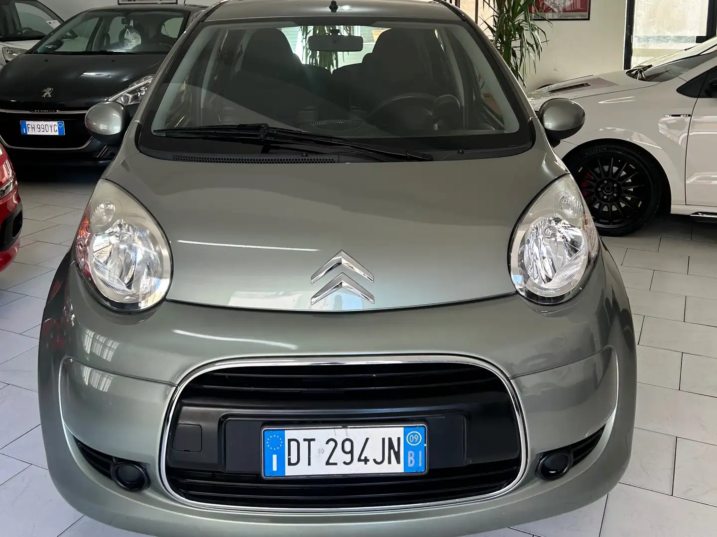 Citroen C1 C1 5p 1.0 Pinko c/clima Gris - 2
