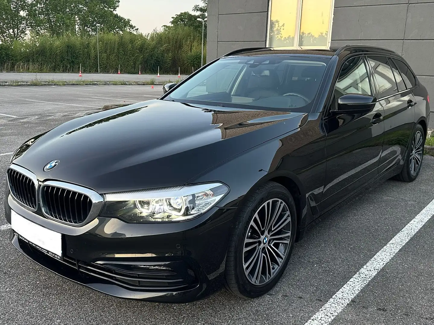 BMW 520 520d 48 V Touring xDrive Aut. Black - 1