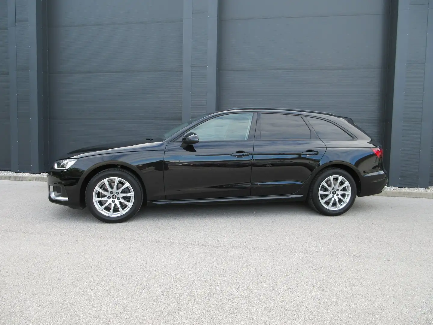 Audi A4 35 TDI advanced Schwarz - 2