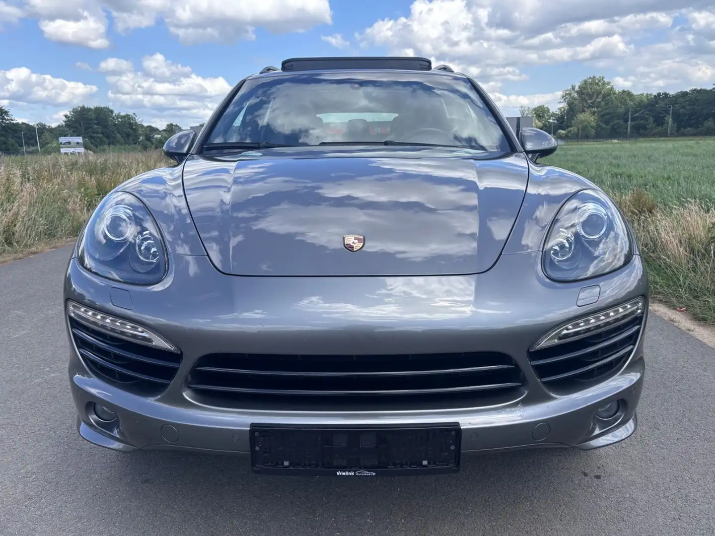Porsche Cayenne 3.0d-GTS Paket-Panodach-Xenon-Leder Grau - 2