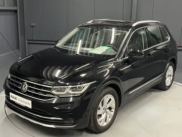 Volkswagen Tiguan view 3