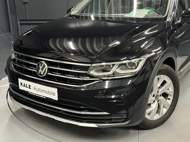 Volkswagen Tiguan view 2