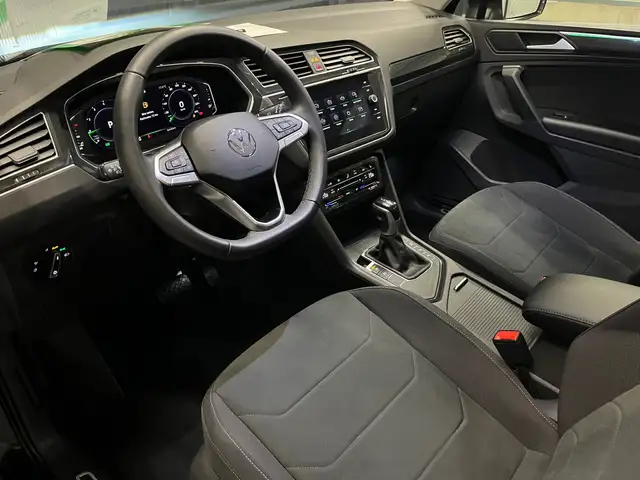 Volkswagen Tiguan view 11
