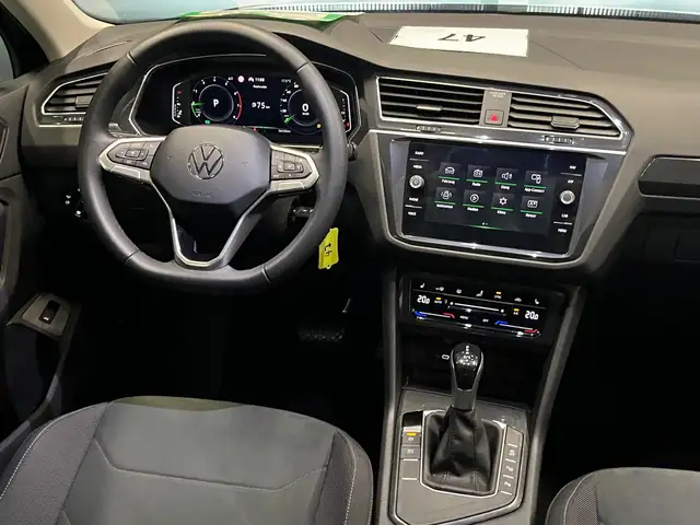 Volkswagen Tiguan view 20