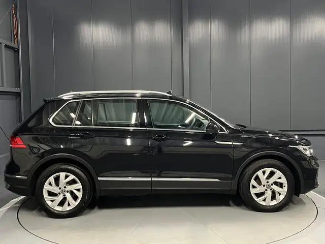 Volkswagen Tiguan view 6