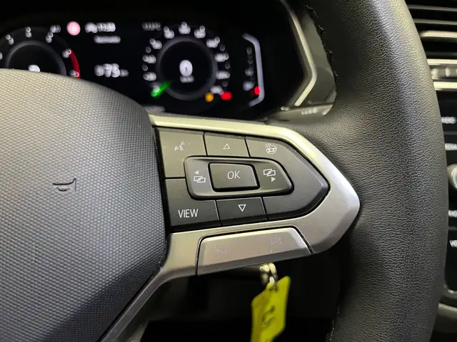Volkswagen Tiguan view 25