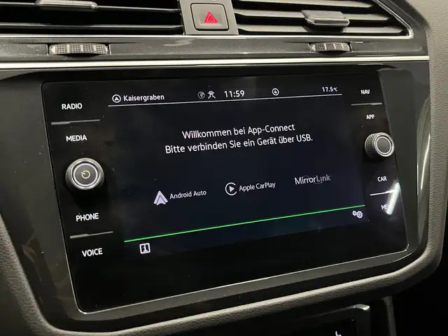 Volkswagen Tiguan view 29