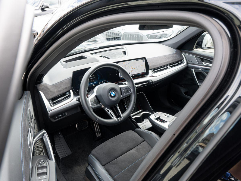BMW X1 sDrive20i M-Sport PRO AHK PANO ACC HuD eSitze — photo 7
