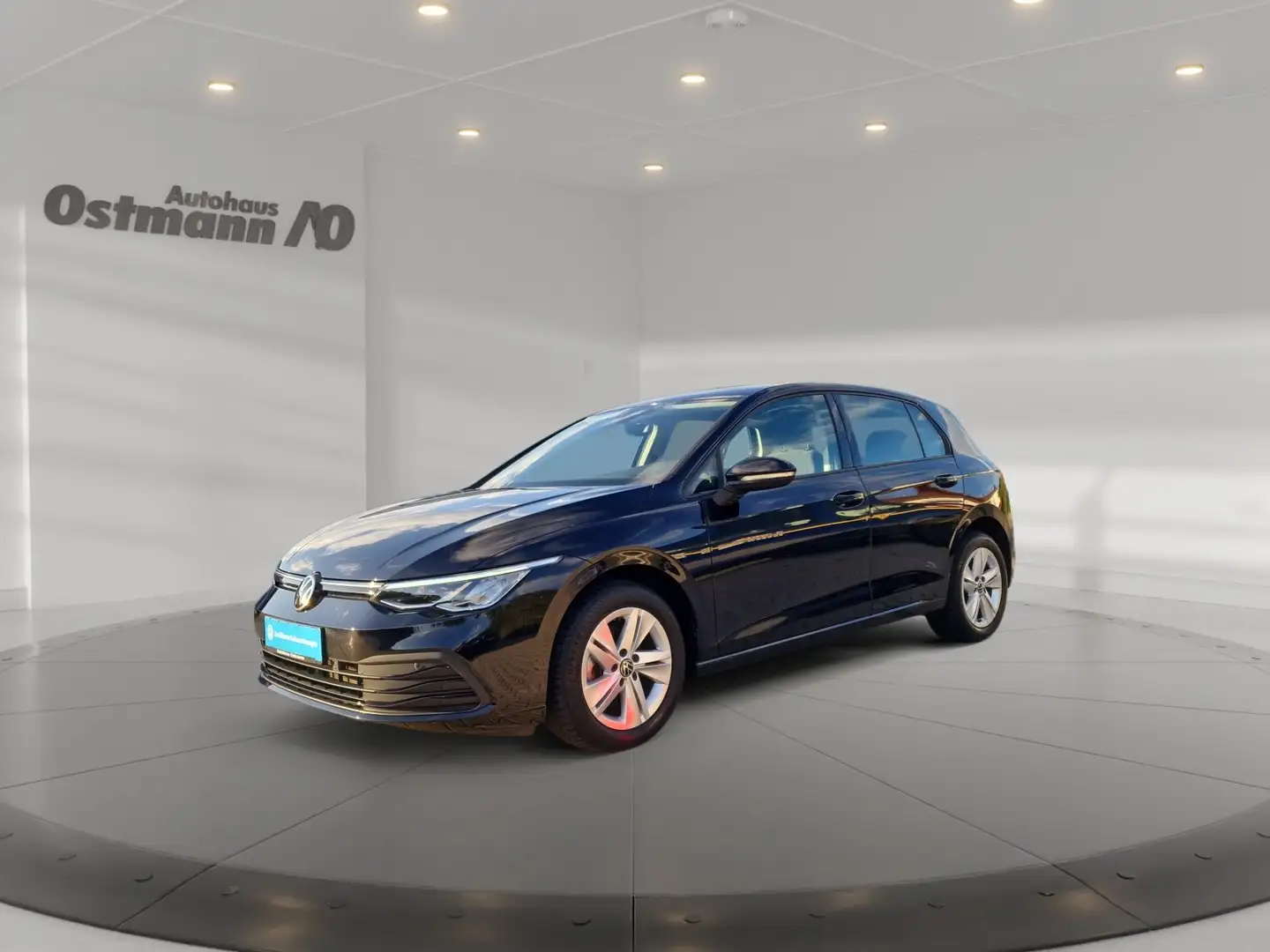 Volkswagen Golf VIII 1.0 TSI Life ACC LED Navi KAM Zwart - 2