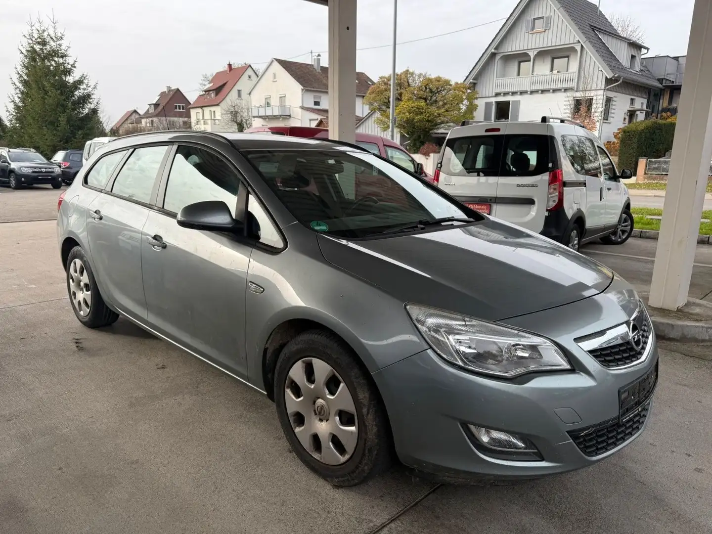 Opel Astra J Sports Tourer Selection* HU bis 06/2027* Silber - 1