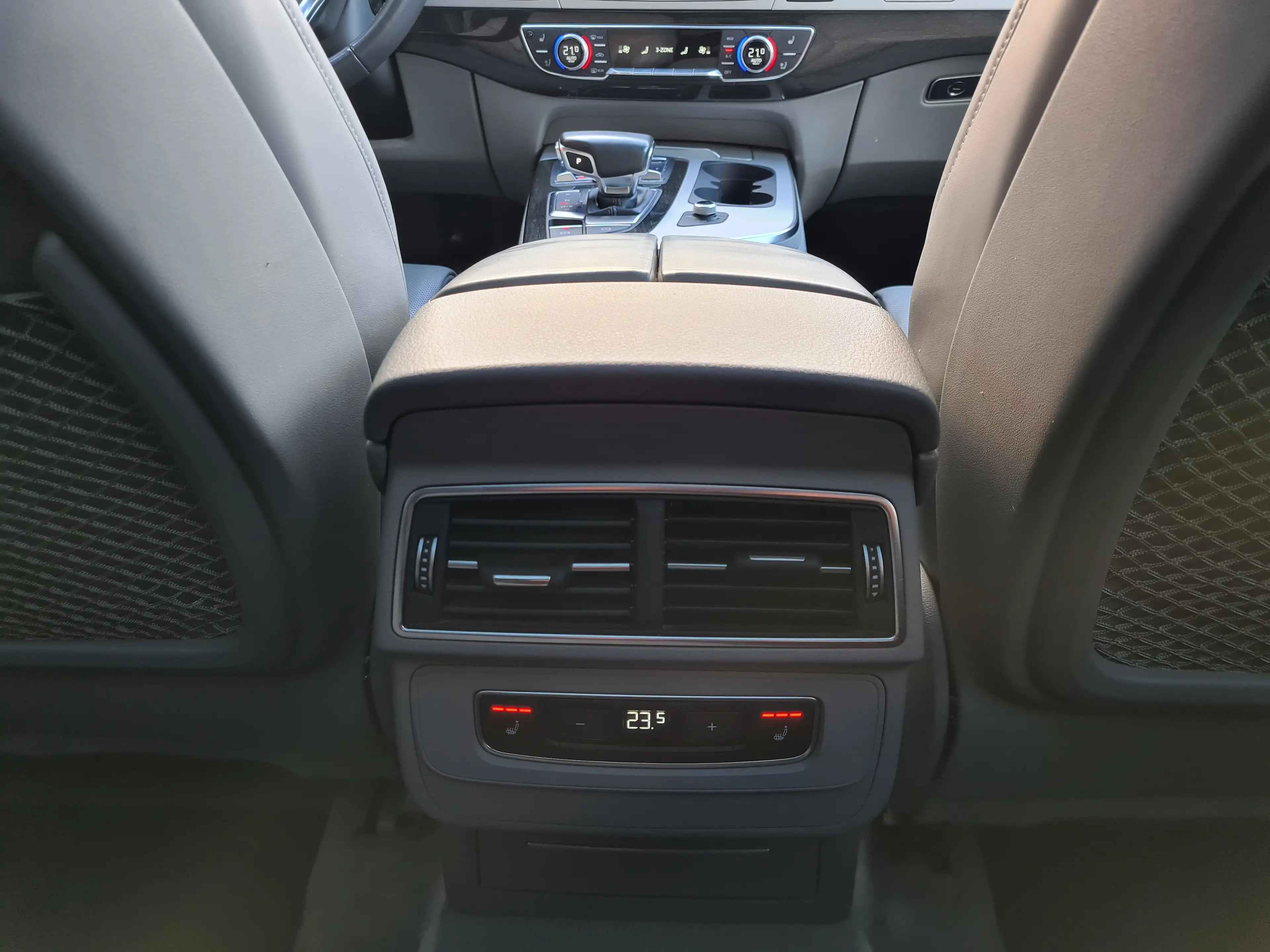 Audi Q7 e-tron Q7 e-tron 3.0 TDi V6 Quattro e-tron Tiptronic (275 kW) — photo 13