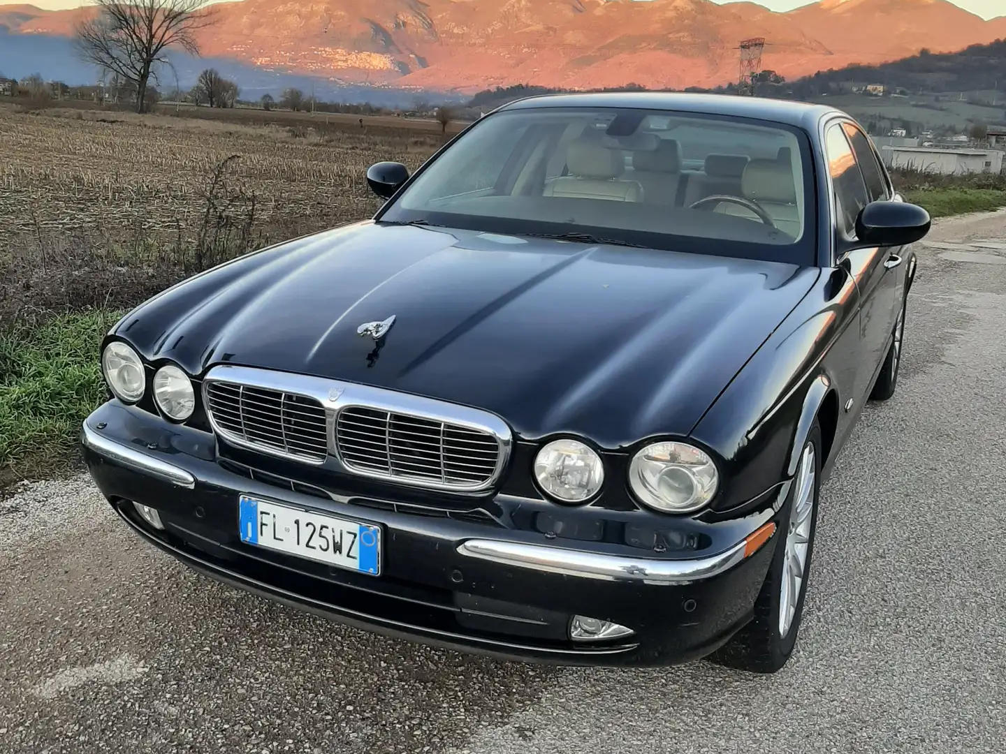 Jaguar XJ8 Souvering Noir - 1