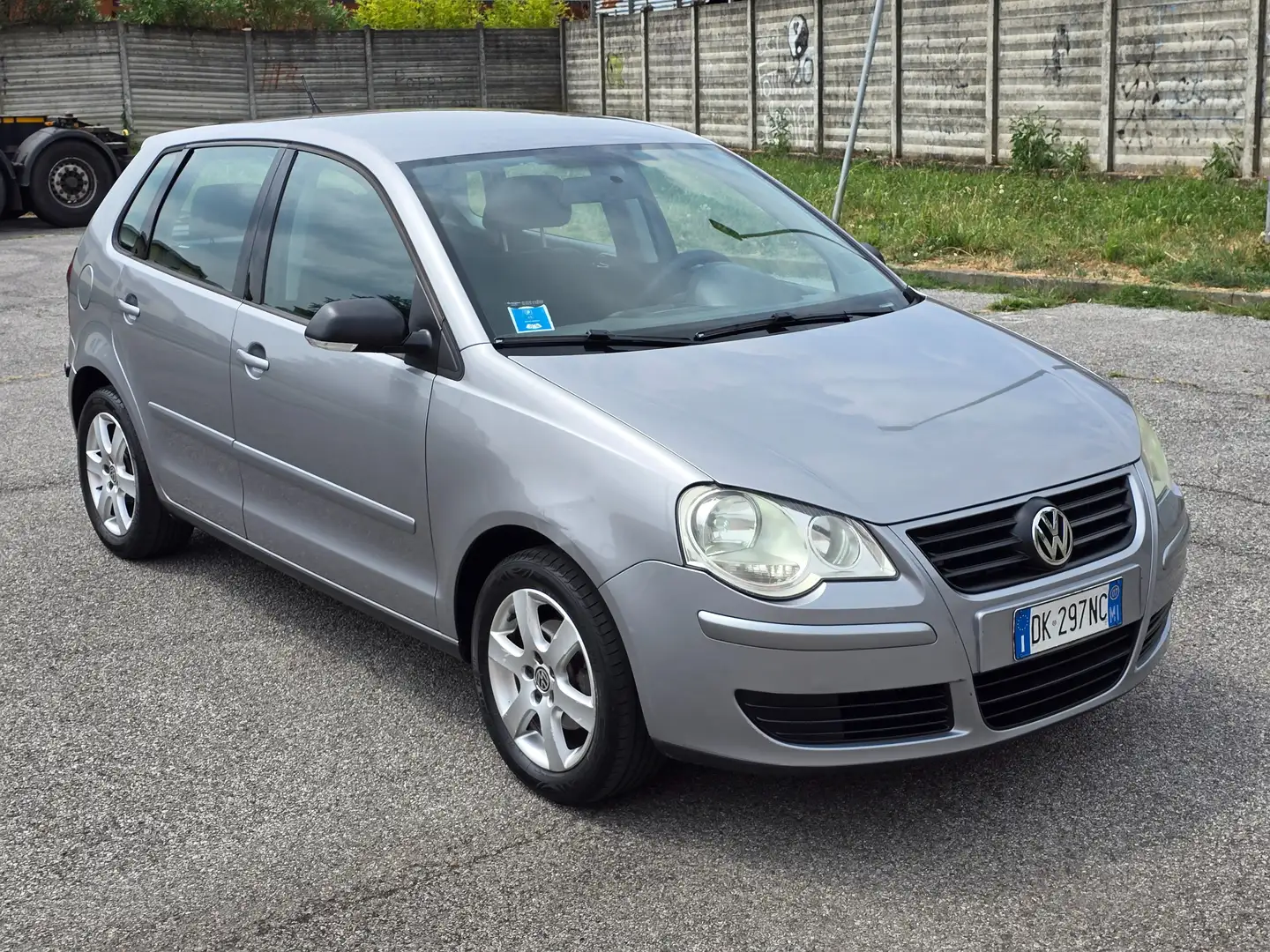 Volkswagen Polo Polo IV 2005 5p 1.2 Comfortline 70cv Argento - 1