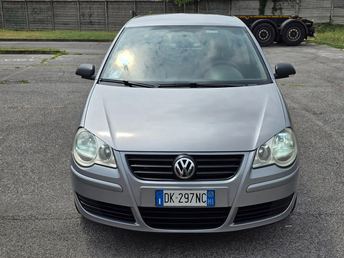 Volkswagen Polo Polo IV 2005 5p 1.2 Comfortline 70cv Argento - 2