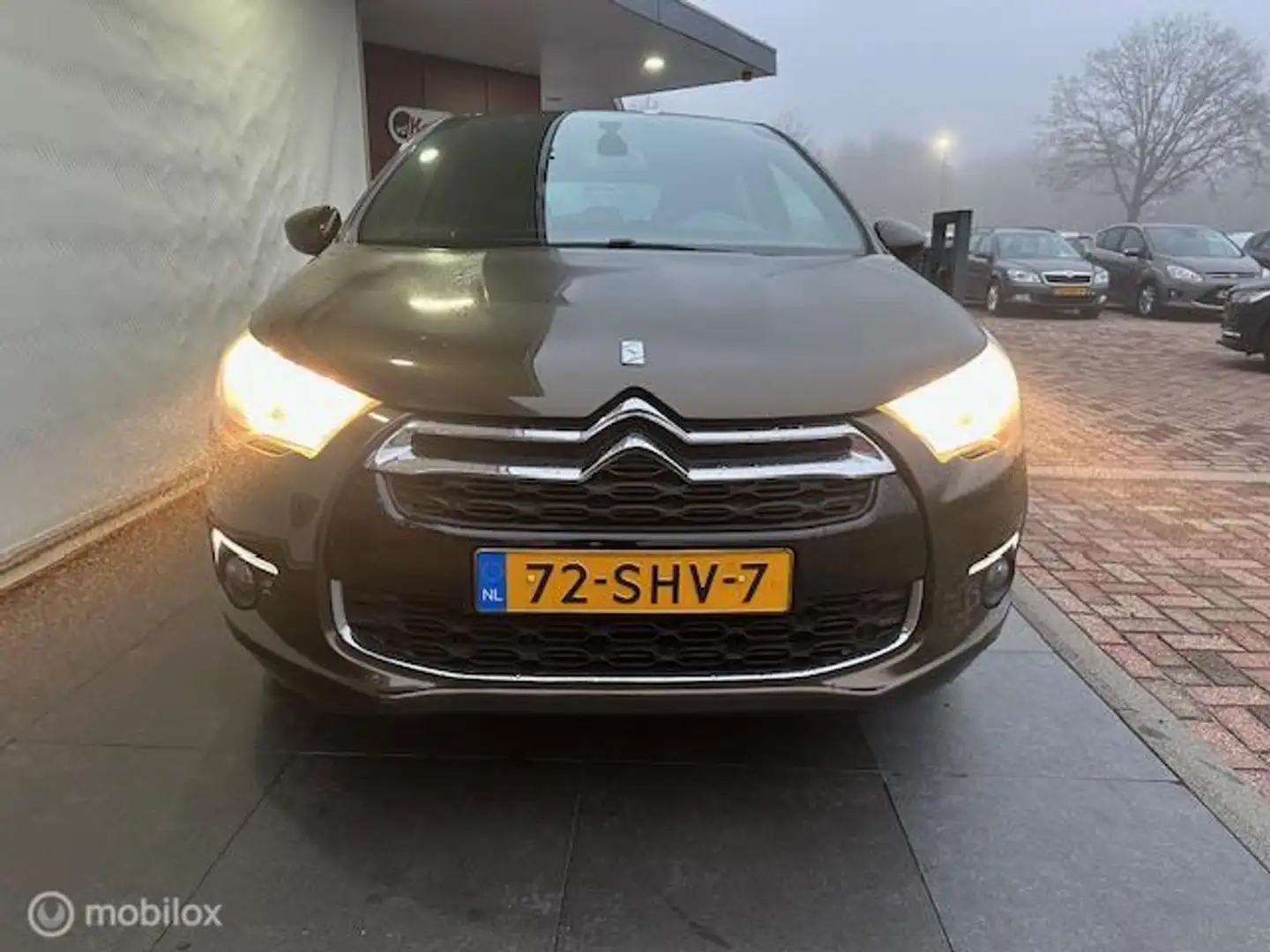 Citroen DS4 1.6 VTi Chic Braun - 2