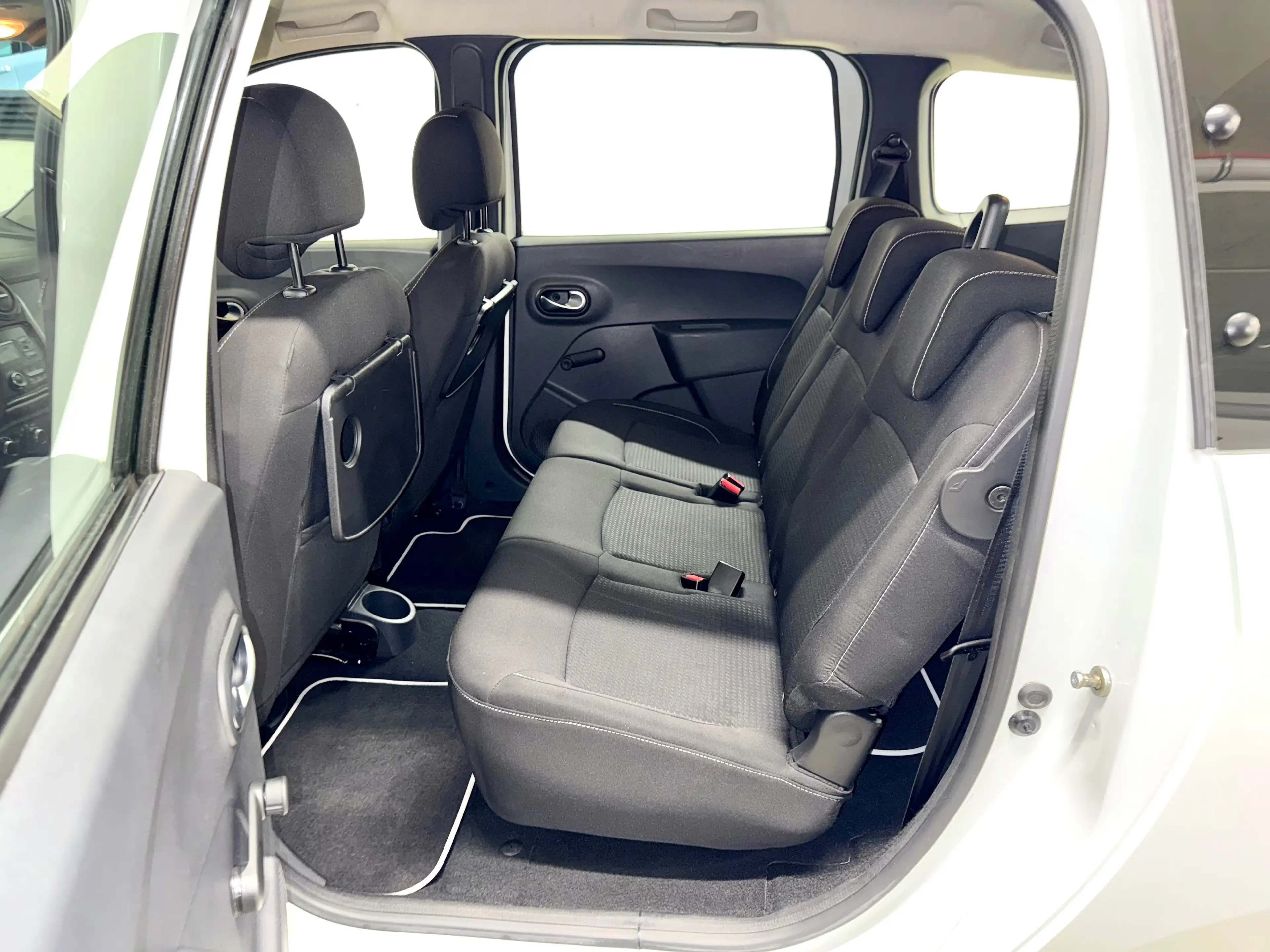 Dacia Lodgy Lodgy LPG SCe 110 BENZIN/LPG Comfort "7-SITZER" — photo 12