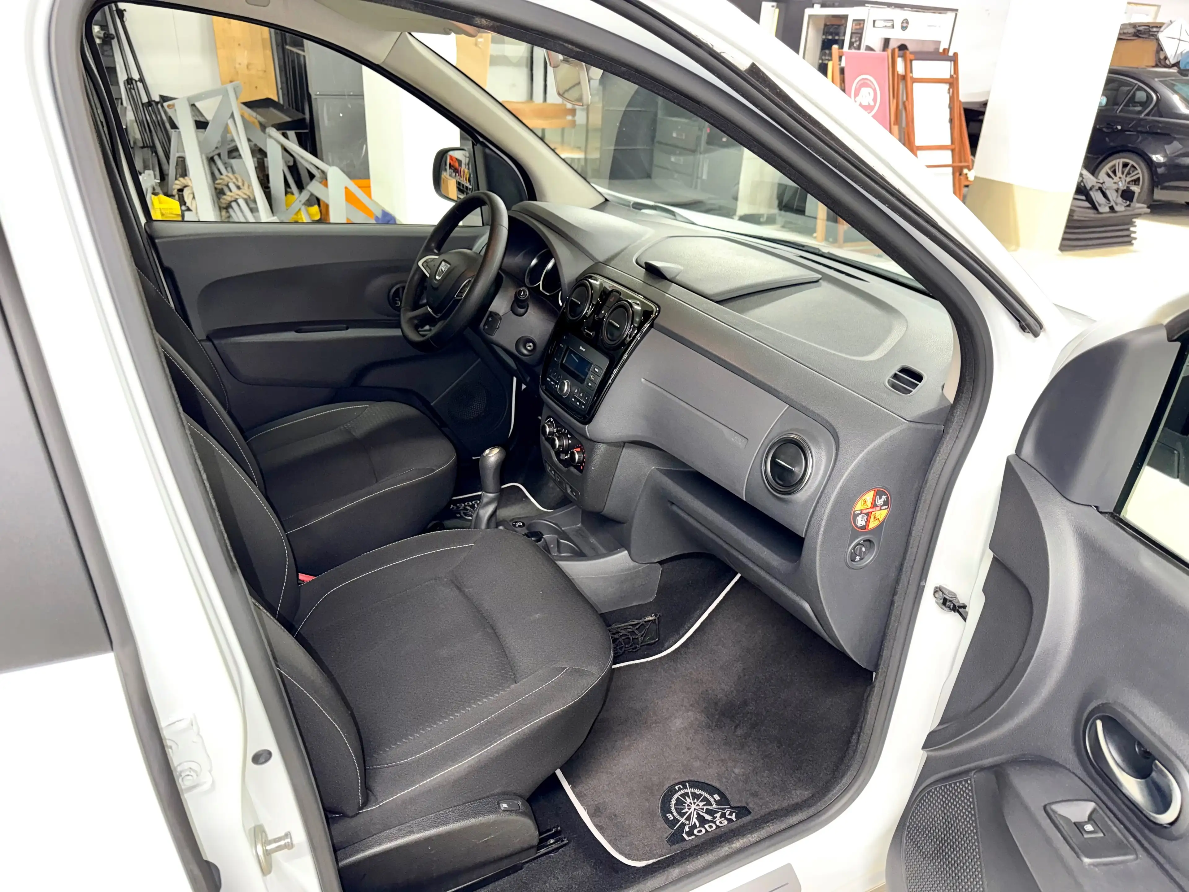 Dacia Lodgy Lodgy LPG SCe 110 BENZIN/LPG Comfort "7-SITZER" — photo 14