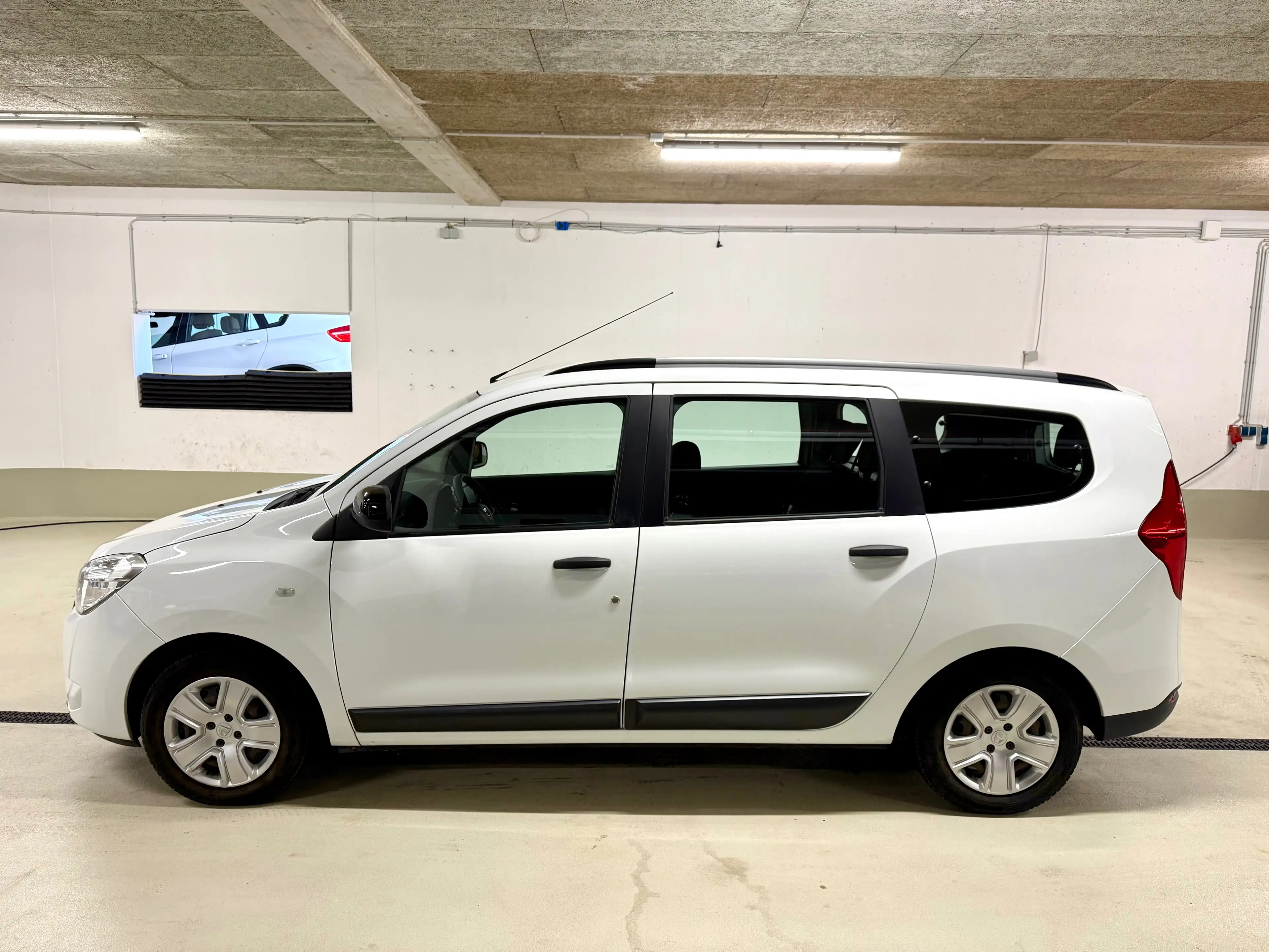 Dacia Lodgy Lodgy LPG SCe 110 BENZIN/LPG Comfort "7-SITZER" — photo 3