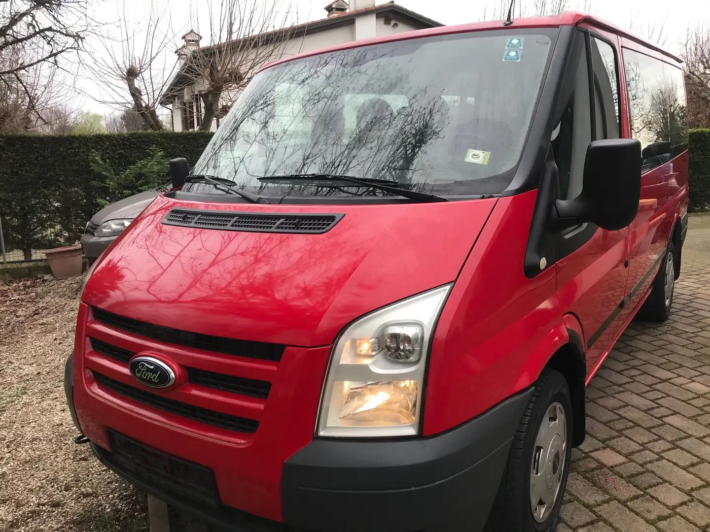 Ford Transit Bus Rosso - 1