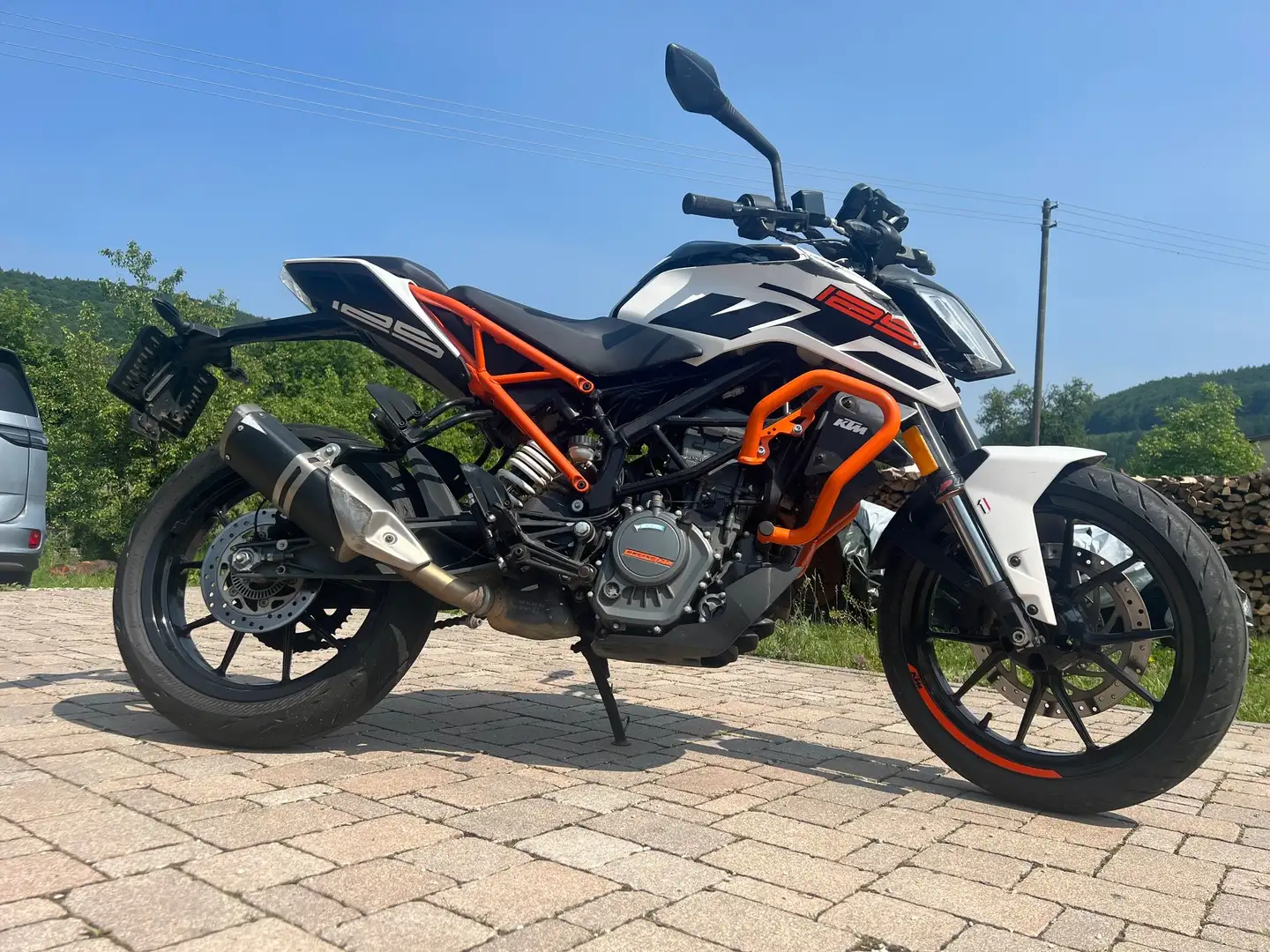 KTM 125 Duke Bílá - 1