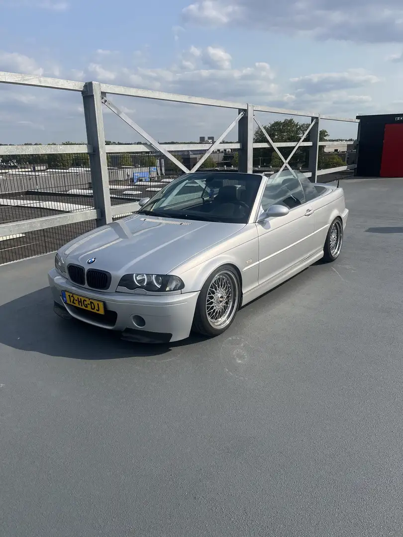 BMW 330 Ci - 1