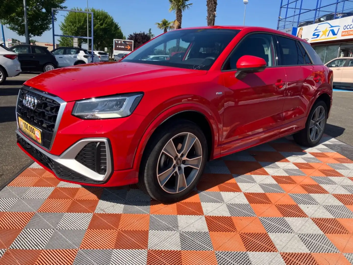 Audi Q2 30 TDI 116 S LINE Ext GPS Caméra Hayon Keyless JA 18\u0026amp;quot; Rouge - 1