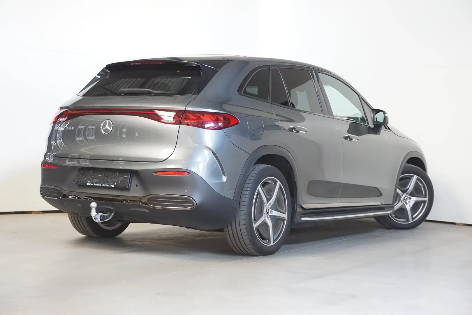 Mercedes-Benz EQE 300 SUV - AMG - AIRMATIC - MBUX HYPERSCREEN -TREKHAAK Szürke - 2