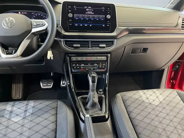 Volkswagen T-Cross view 9