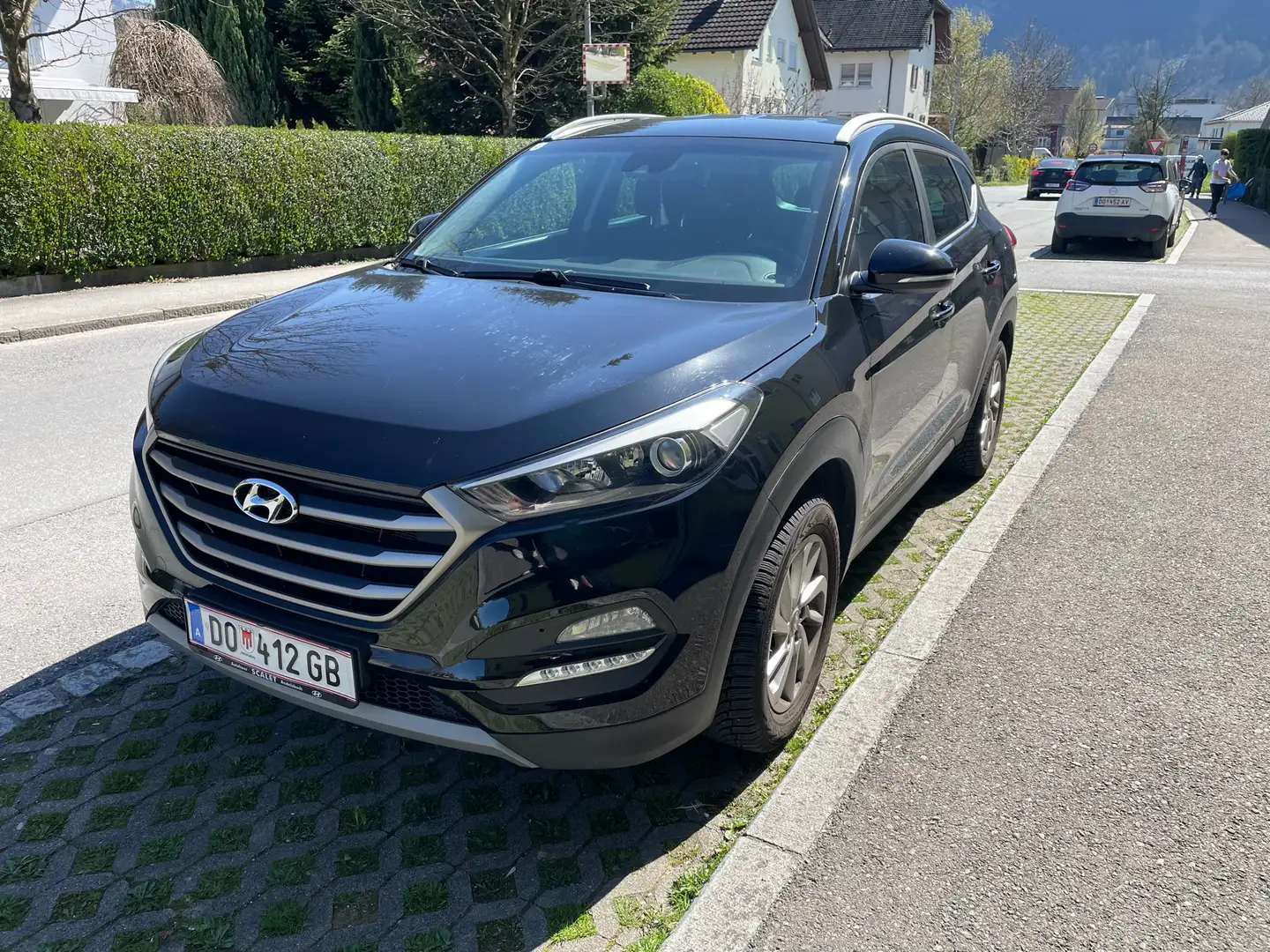Hyundai TUCSON 1,6 GDI Schwarz - 1