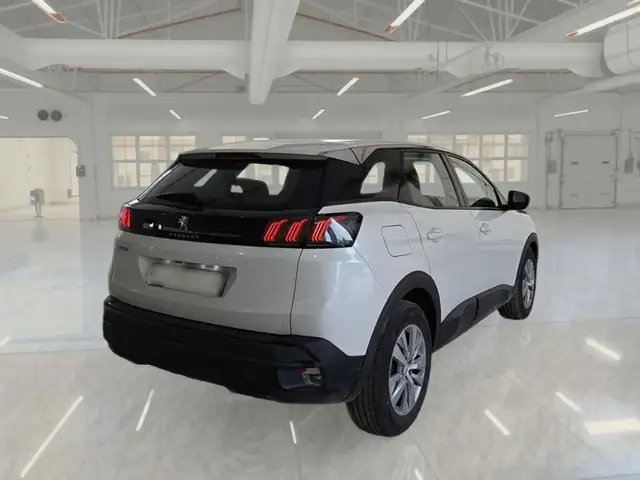 Peugeot 3008 view 4