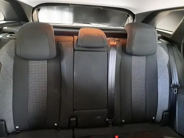 Peugeot 3008 view 11