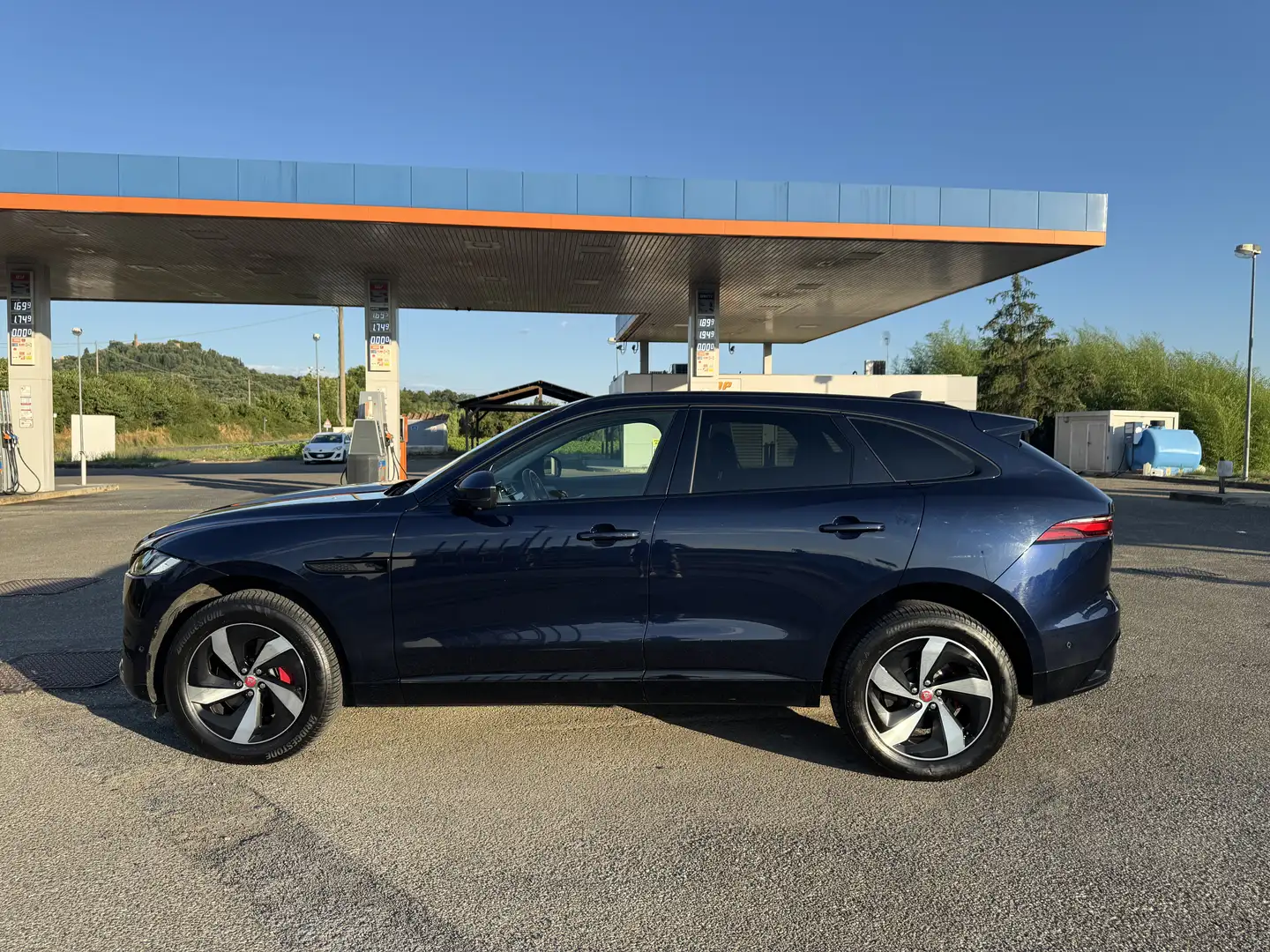 Jaguar F-Pace 2.0d i4 R-Sport 180cv auto my20 - 2