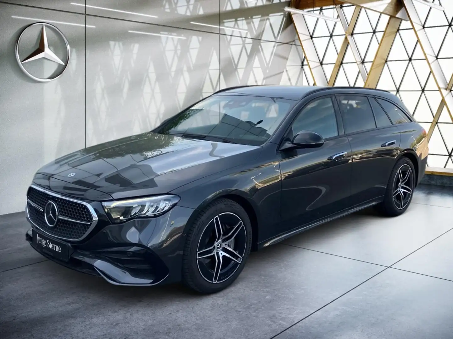Mercedes-Benz E 220 d T AMG AHK*Night*Distro*Pre-Safe*Kamera** Grau - 2