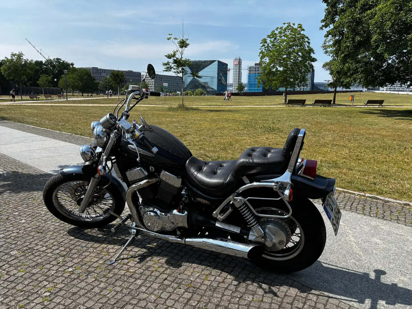 Suzuki Intruder C Intruder VS 1400 Schwarz - 1