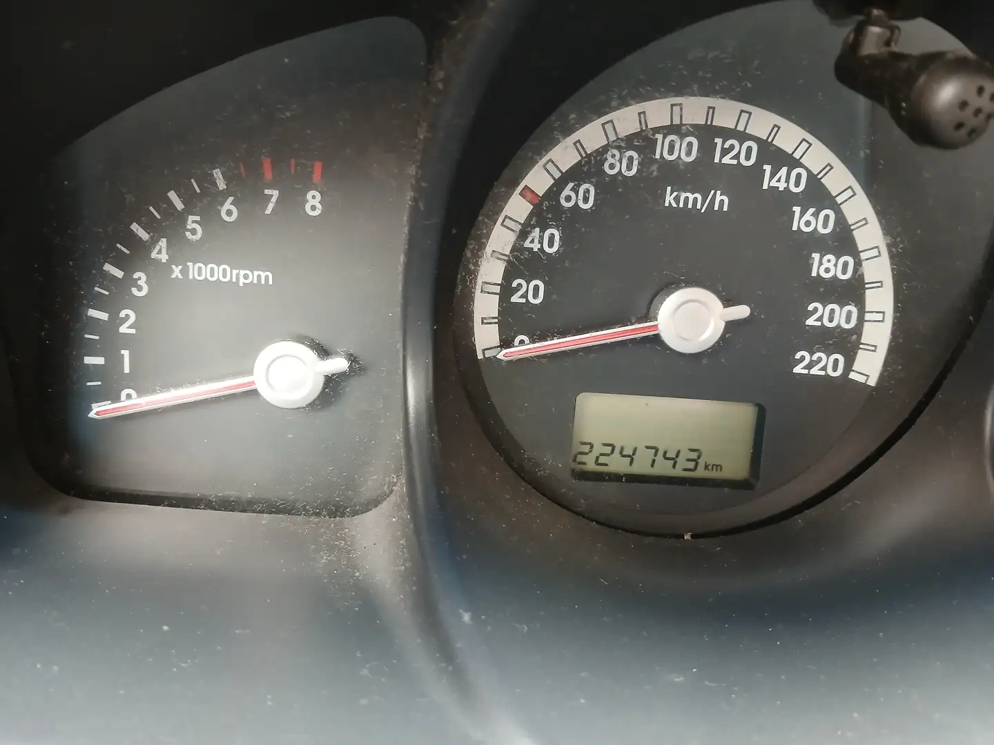 Kia Sportage Sportage 2.0 LX Šedá - 1