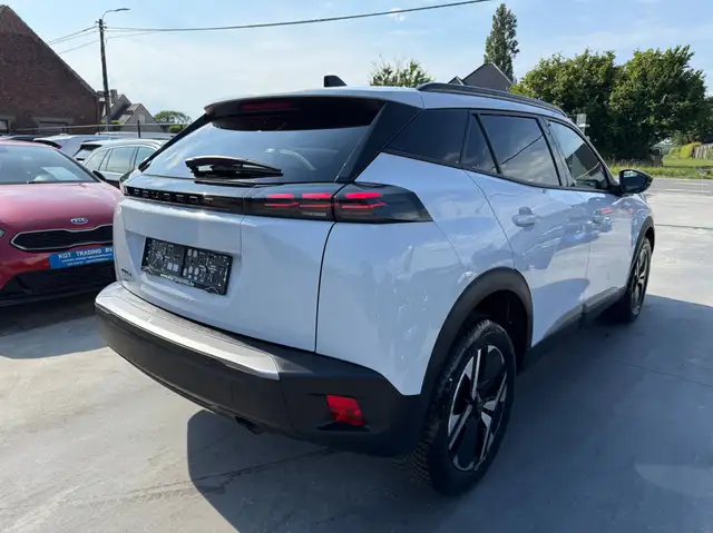 Peugeot 2008 view 5