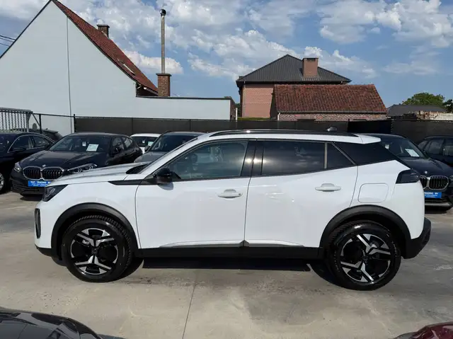 Peugeot 2008 view 8