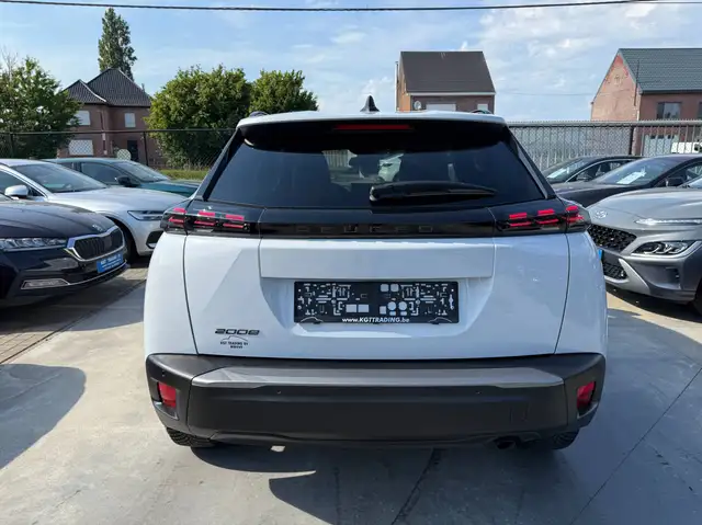Peugeot 2008 view 6