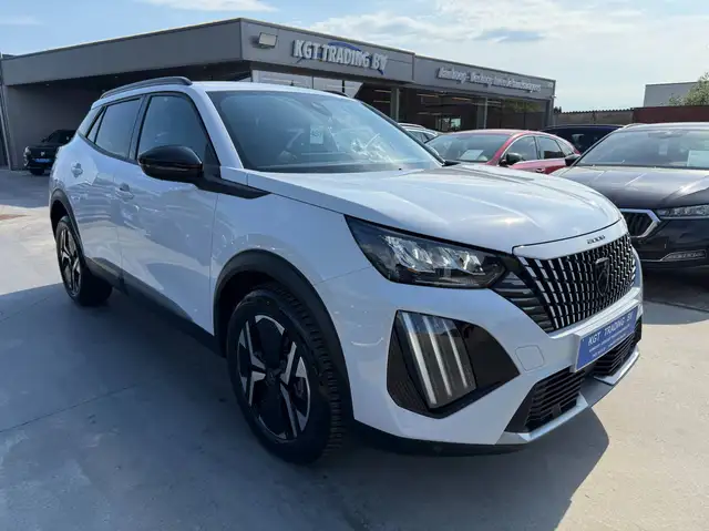 Peugeot 2008 view 3