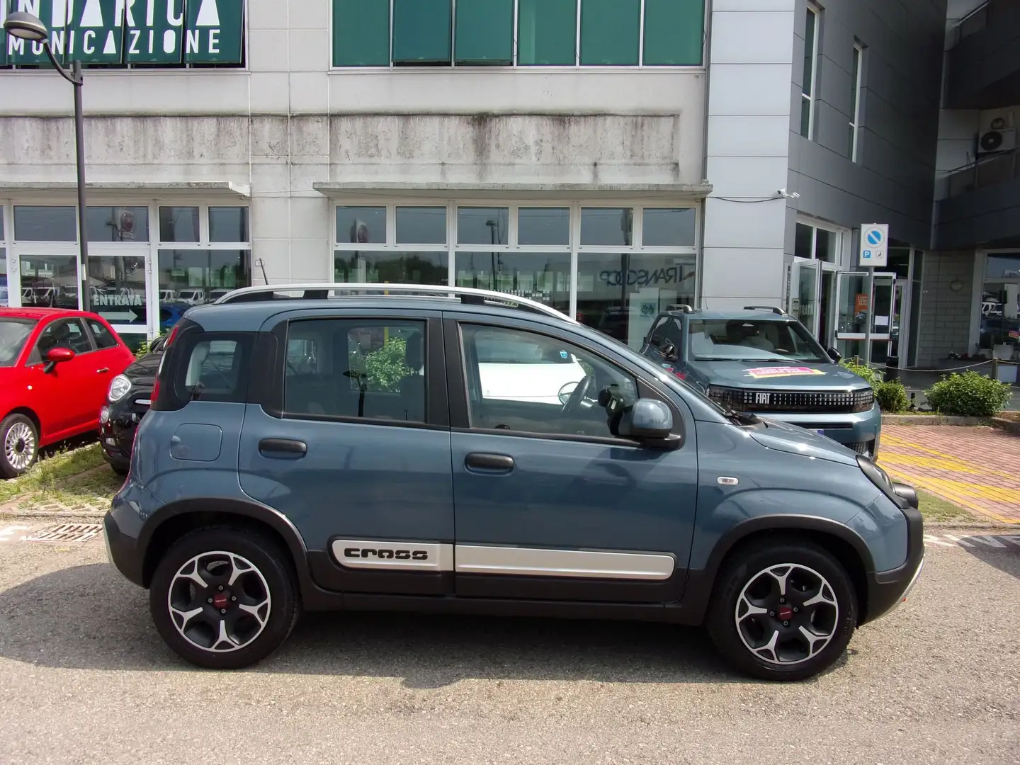 Fiat Panda 1.0 FireFly S&S Hybrid City Cross Blu/Azzurro - 2