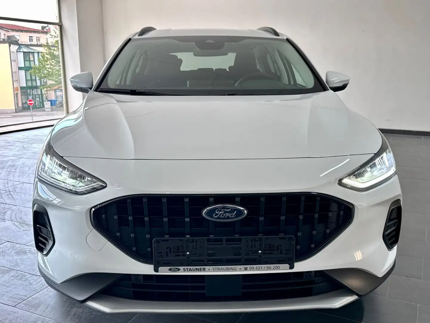 Ford Focus 1.0 EcoBoost MHEV Active*NAVI*iACC*KAMERA Weiß - 2