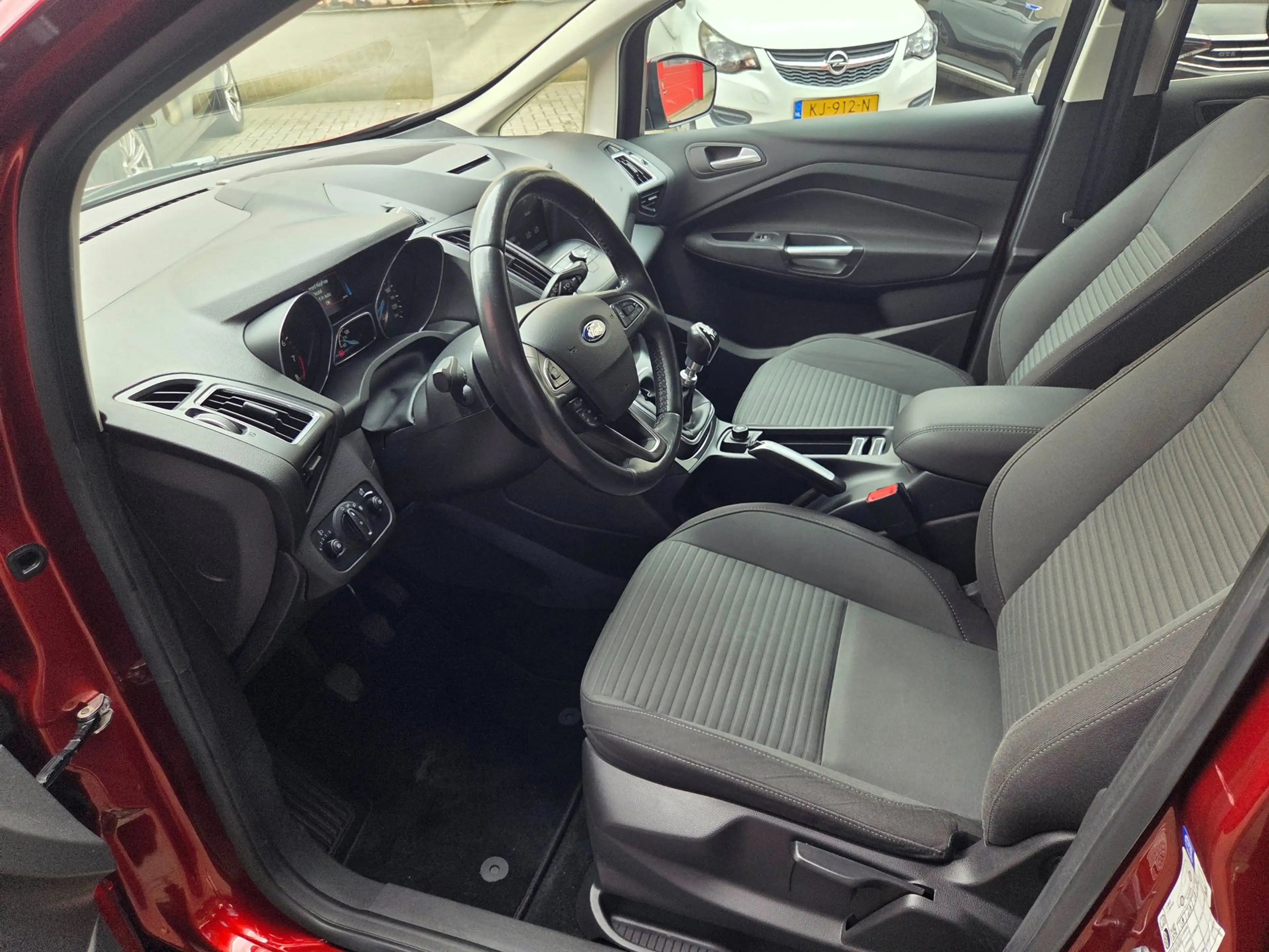 Ford C-Max 1.5 Titanium Trekhaak/ Parkeersensoren voor + acht — photo 12