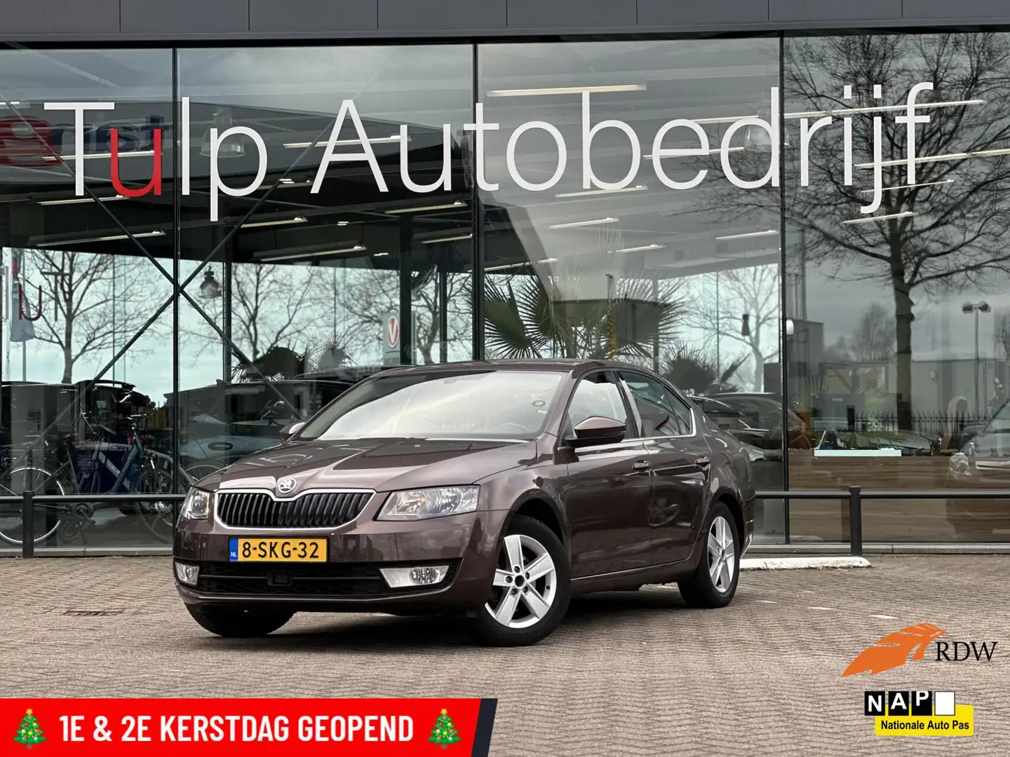 Skoda Octavia 1.4 TSI Greentech Elegance Dealerondh Automaat Bruin - 1
