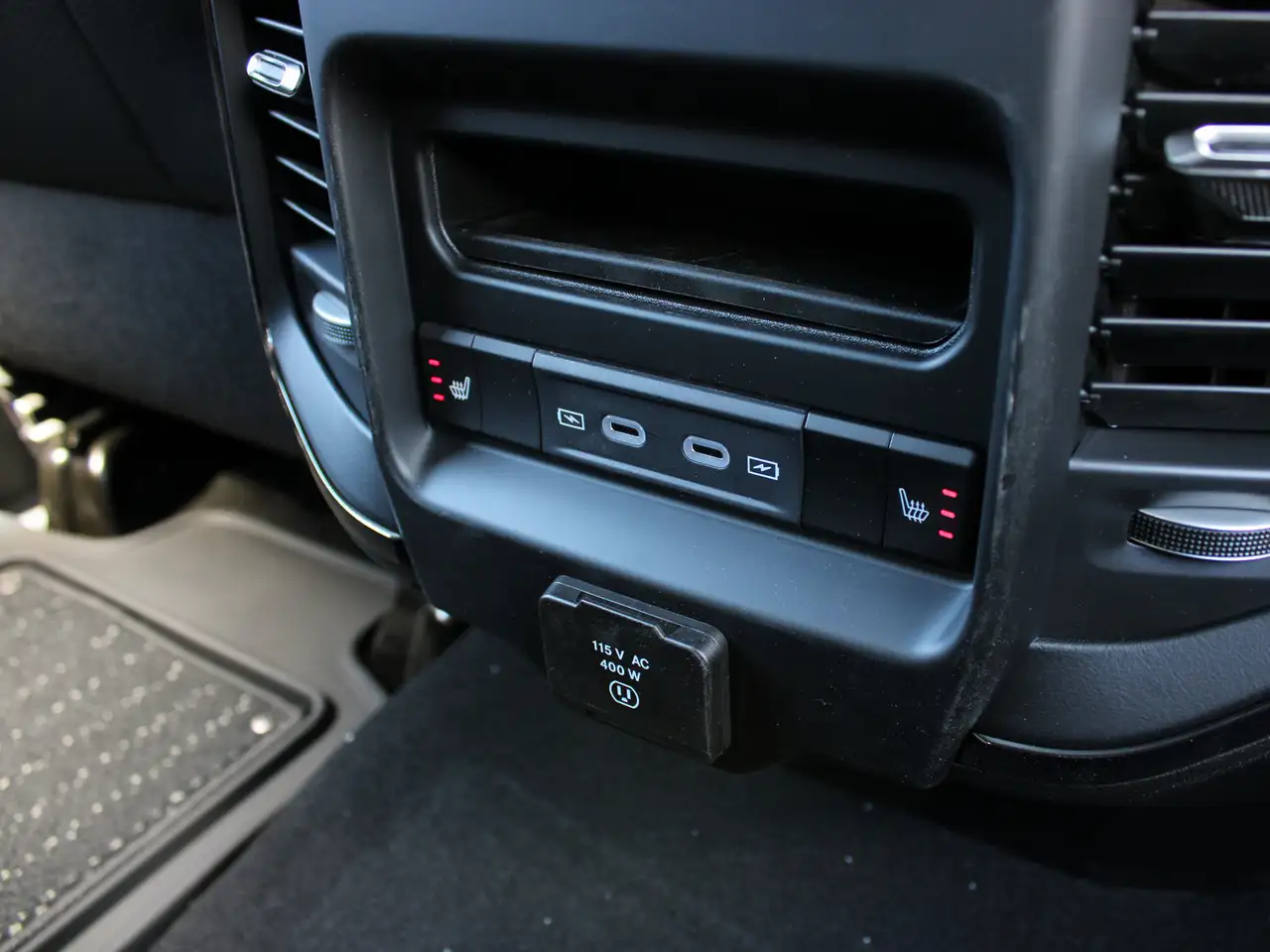 RAM 3500 снимка RAM 3500