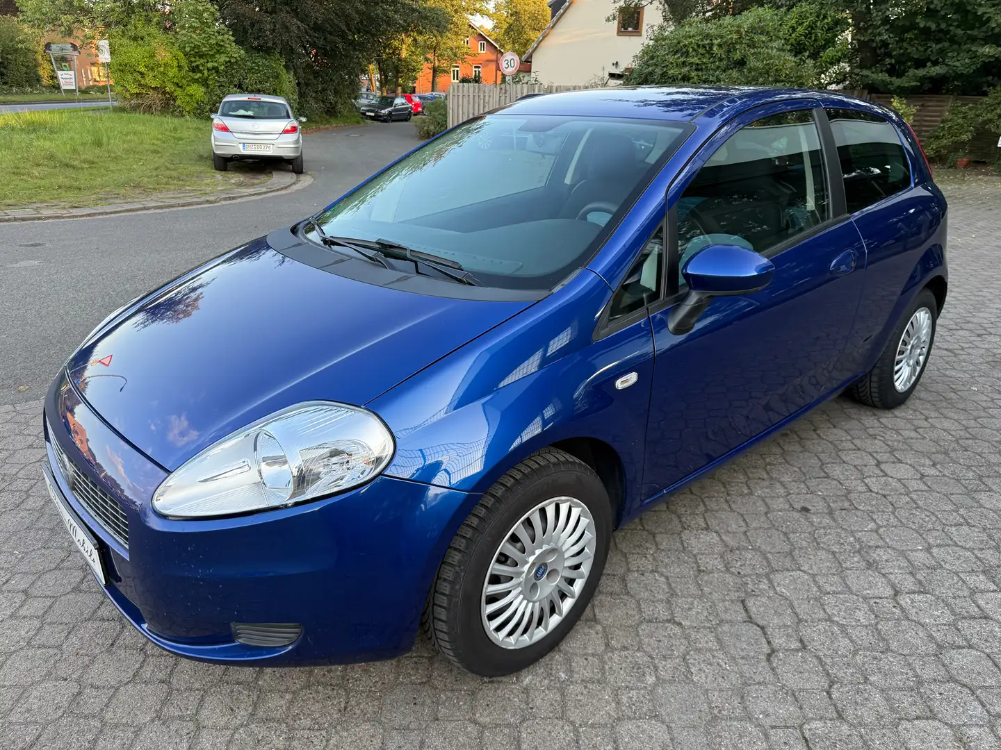 Fiat Punto Grande Punto 1.4 8V Dynamic *nur 108 TKM*Klima*PDC Blau - 2
